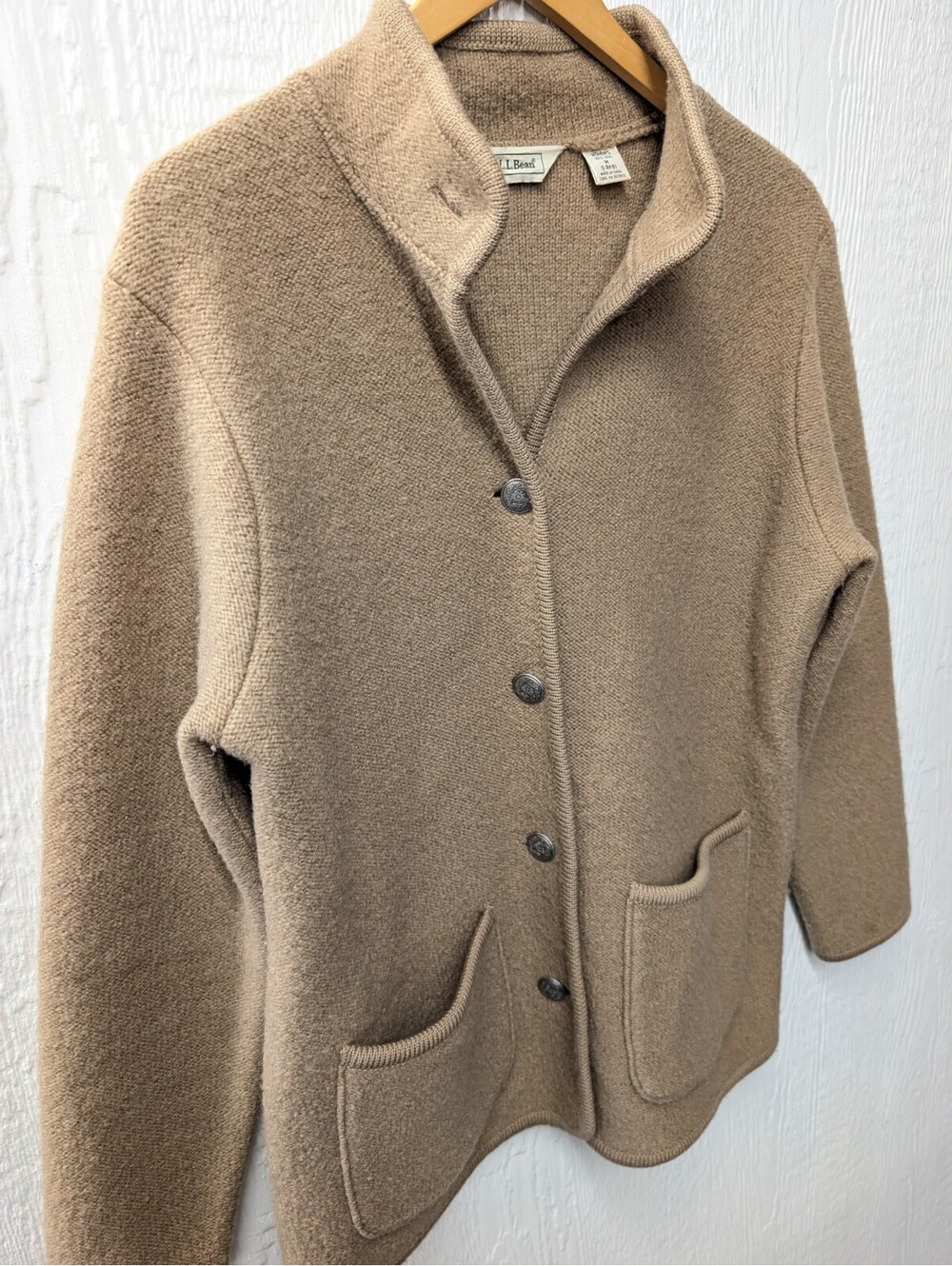 Vtg LL Bean Cardigan Sweater Beige 100% Wool Button Nordic Classic Size Medium - Picture 2 of 5